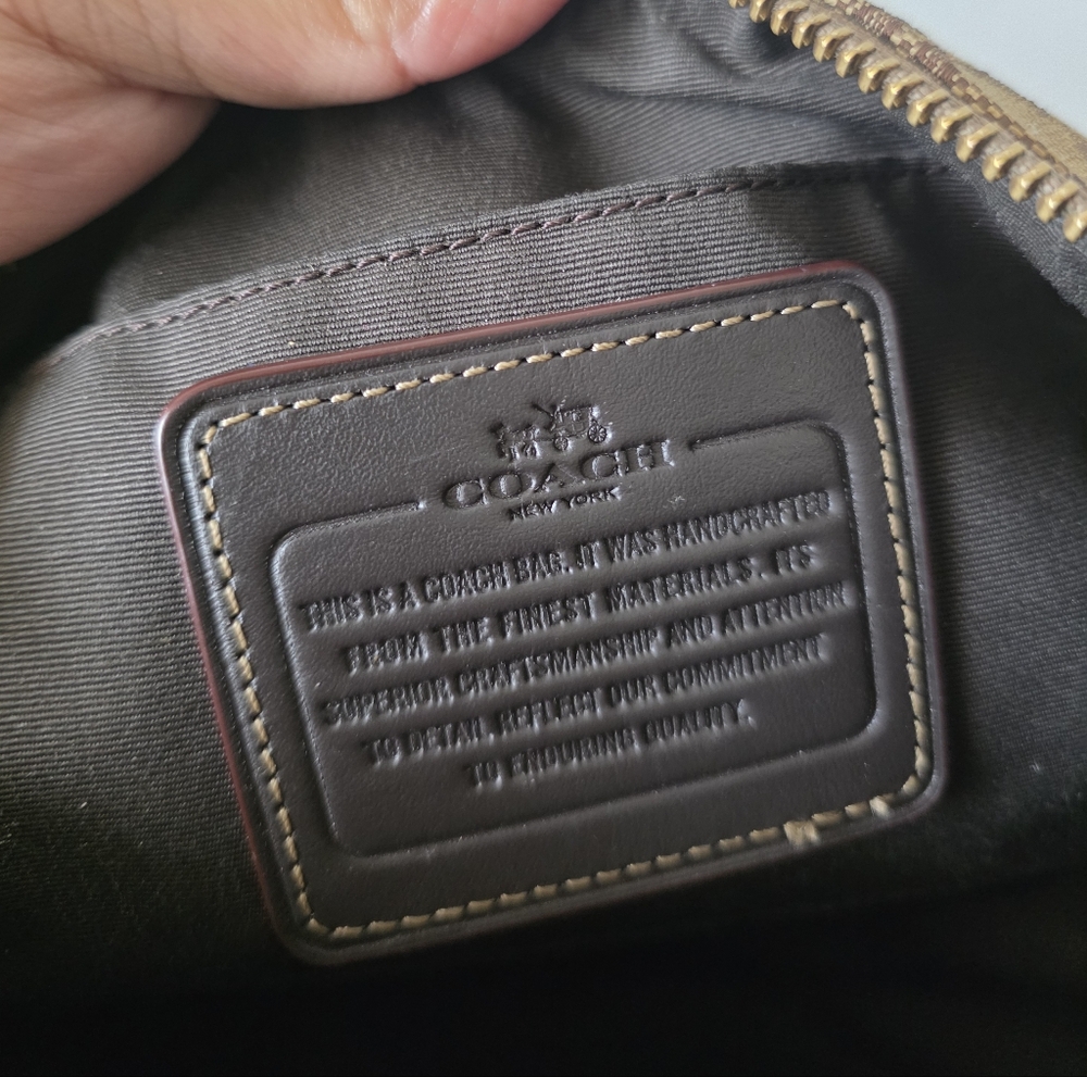 Coach Signature Patterned Crossbody Purse Bag - Picture 3 of 10